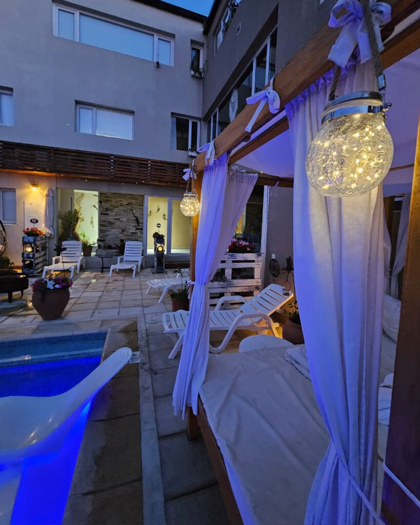 Piscina climatizada de Agua & Piedras